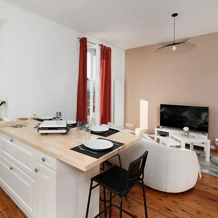 Adele Duplex Lumineux Dans Le Quartier De France דירה